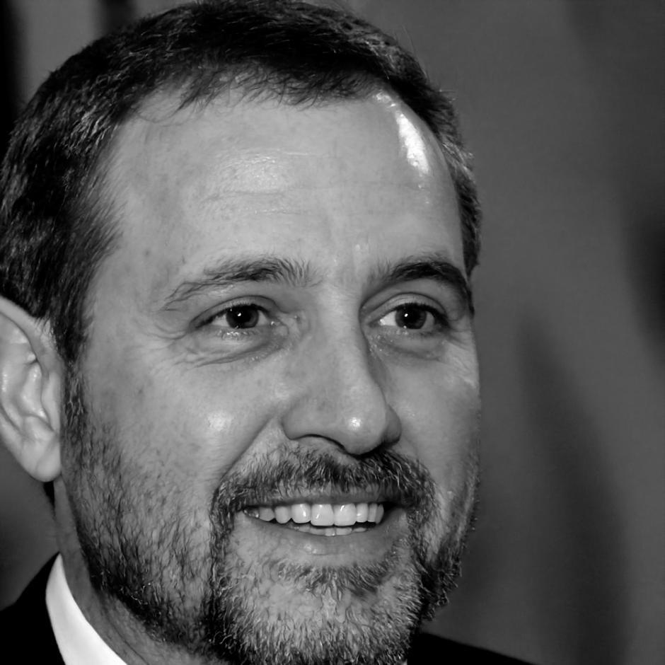 Fotografía de perfil de Roberto Sánchez, especialista en control de tesorería